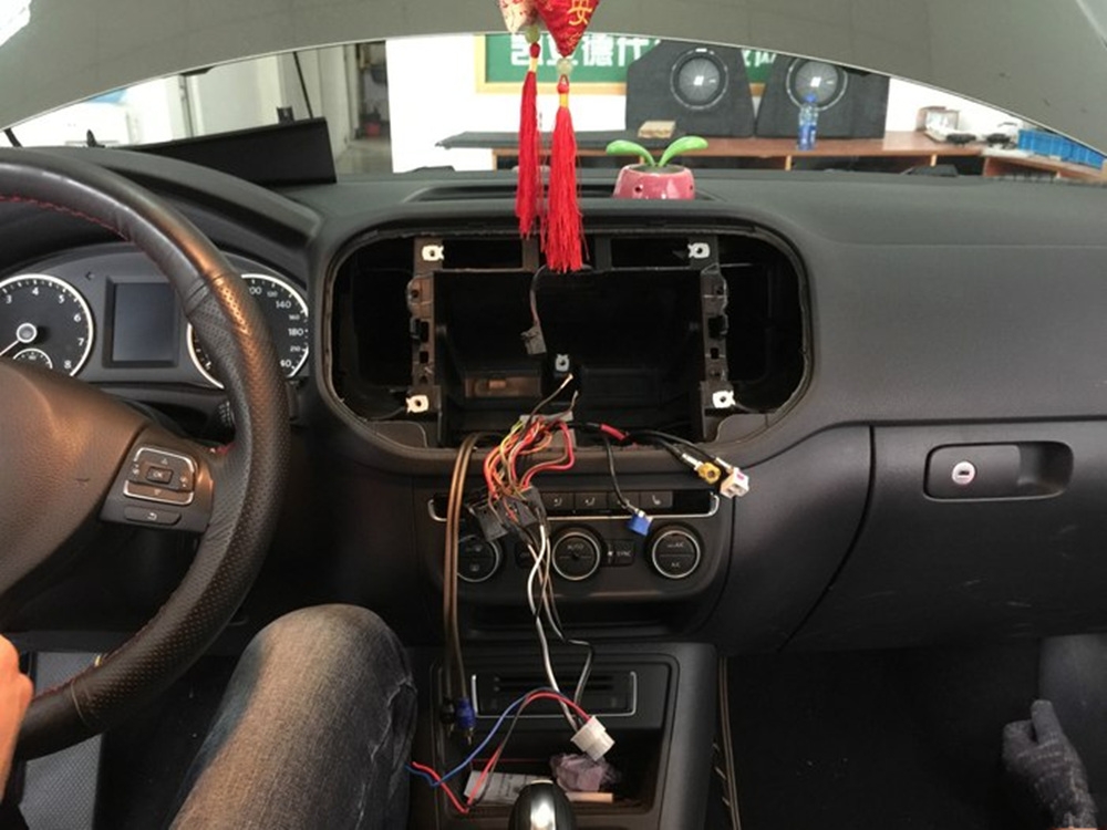 蘇州道聲專業(yè)汽車音響改裝店-2015款全新途觀音響改裝，小燒入門級(jí)，走起~~~~~