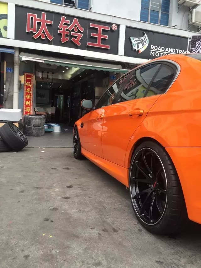 寶馬，裝G25．19寸。配上PSS．效果可以??！
