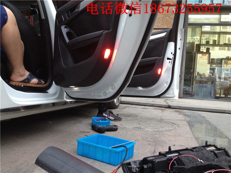 湖南奧迪A4改裝后排出風(fēng)口，自動(dòng)大燈自動(dòng)雨刷、燈光包。湖南長沙株洲湘潭專業(yè)奧迪寶馬原廠改裝。