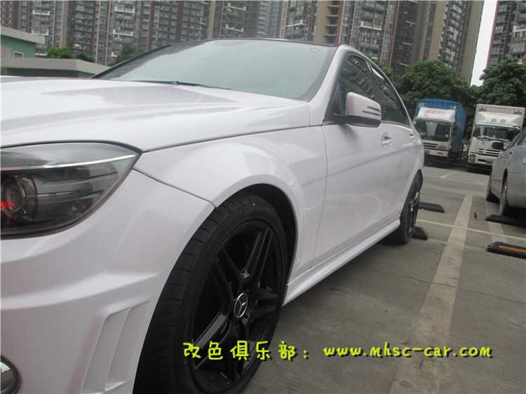 奔馳C63 AMG 全車改色施工比利時麥可貼亮光白