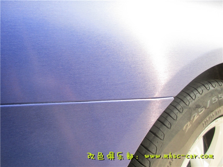 深圳汽車改顏色 車身改色貼膜 深圳汽車改色膜 寶馬五系全車貼膜改色3M拉絲藍(lán)