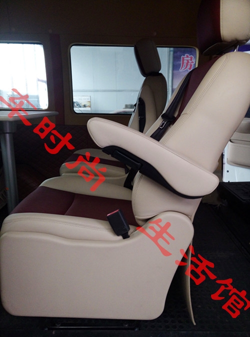 福特全順內(nèi)飾改裝全順房車內(nèi)飾改裝