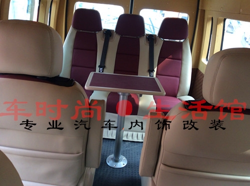 福特全順內(nèi)飾改裝全順房車內(nèi)飾改裝價(jià)錢