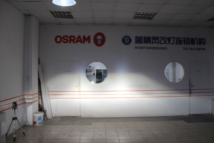 合肥藍(lán)精靈實(shí)體店凱迪拉克SRX改燈升級(jí)海拉五透鏡歐司朗5500KCBI氙氣燈HID大燈