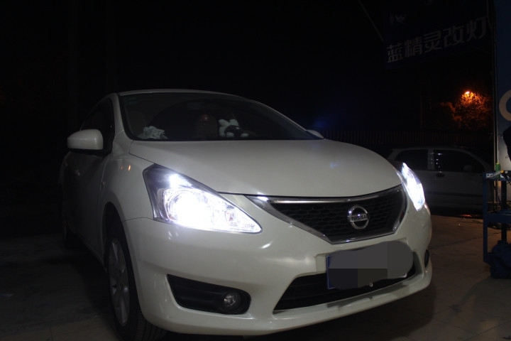合肥藍精靈實體店日產(chǎn)騏達改燈小糸q5透鏡歐司朗5000KCBI氙氣燈HID