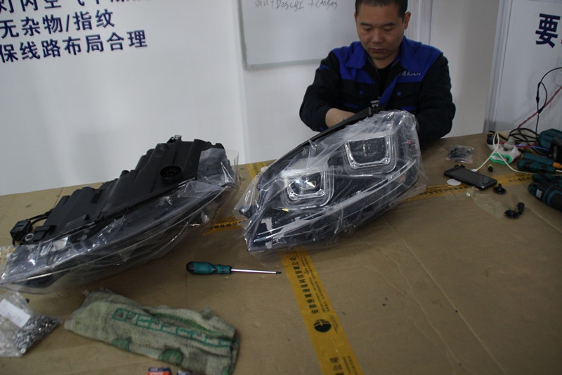 合肥藍精靈實體店大眾高爾夫改升級雙ULED大燈