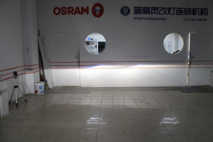 合肥藍(lán)精靈實(shí)體店起亞新智跑改燈升級(jí)HID大燈總成