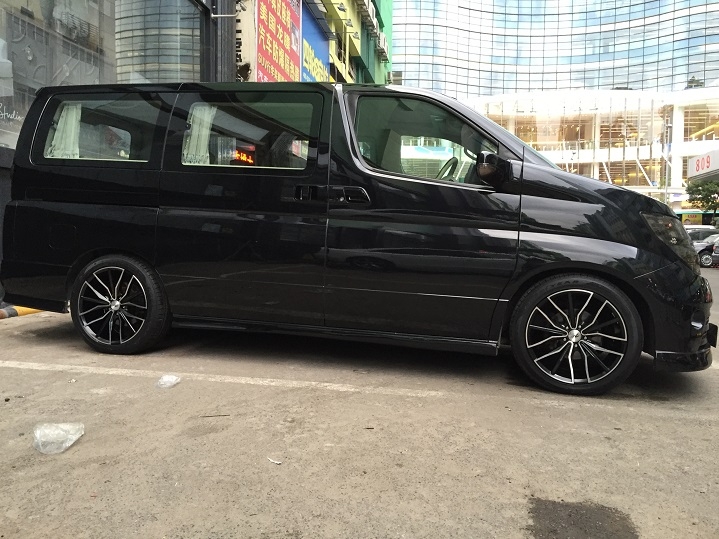 香港日產(chǎn)保姆車改裝zito19寸胎鈴