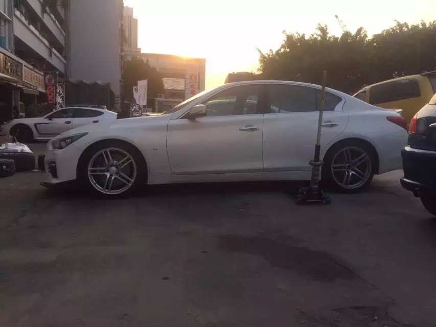 Q50、裝PRODRIVE 19寸，全新。