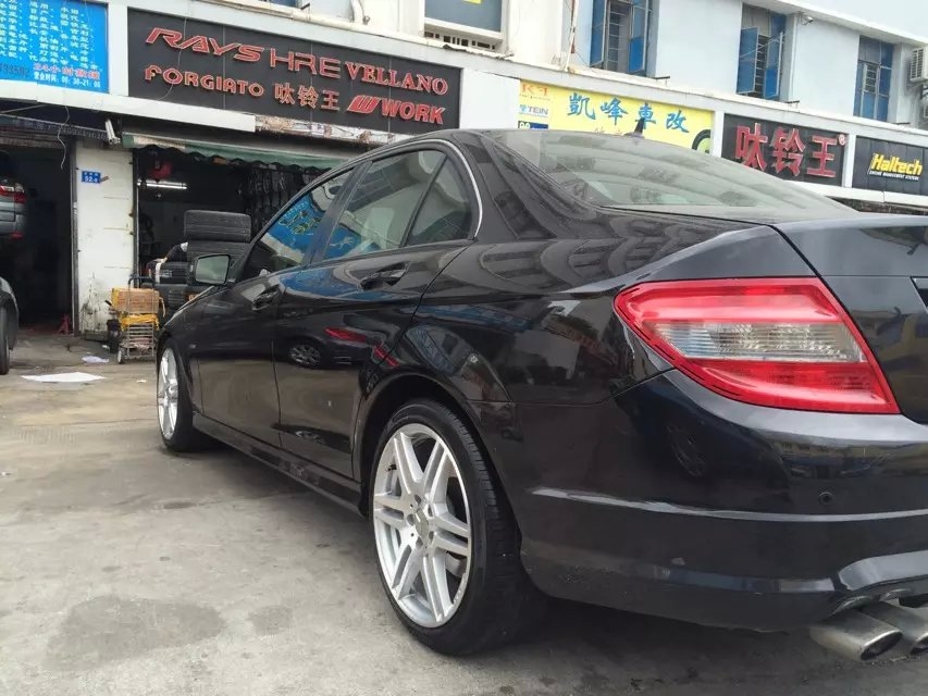 奔馳，裝18寸、原裝 AMG
