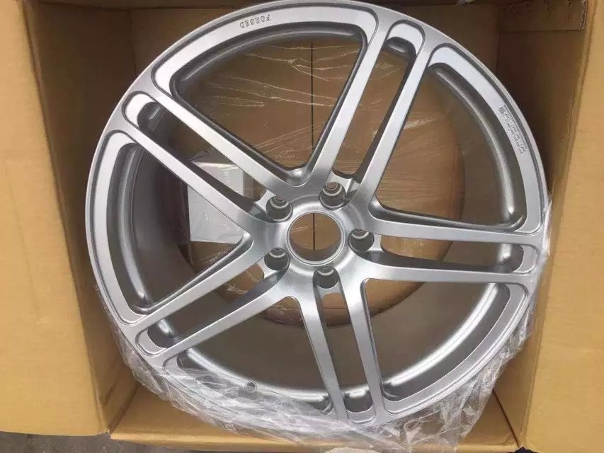 又一部Q50裝車了：Prodrive 鍛造，全新19寸，漂亮啊。