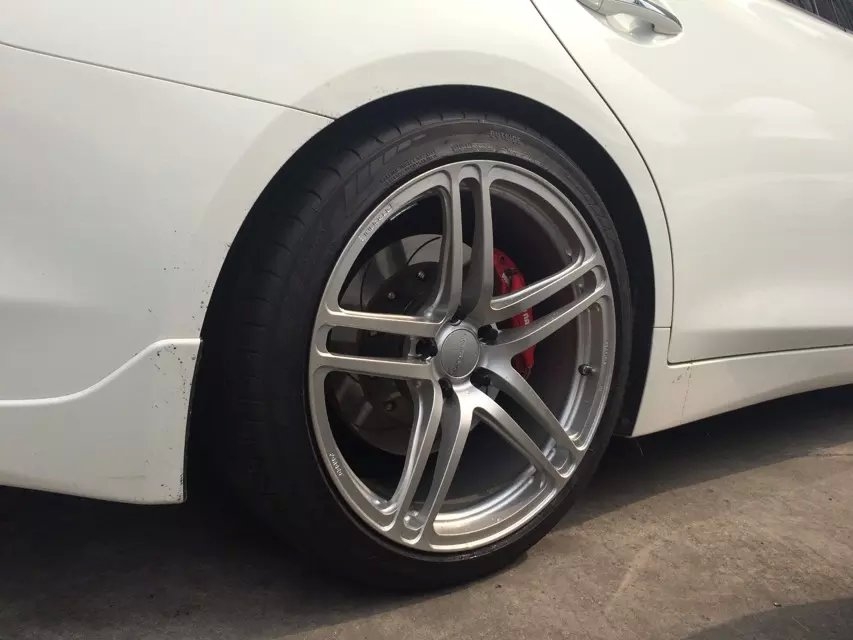 又一部Q50裝車了：Prodrive 鍛造，全新19寸，漂亮啊。