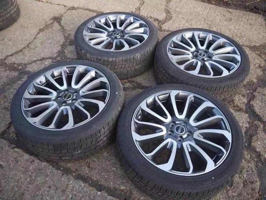 路虎：新車拆下 22寸 鈴胎一套。