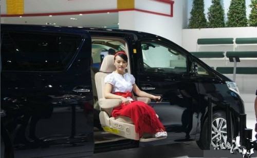 殘疾人汽車座椅改裝 汽車側(cè)方電動(dòng)升降座椅