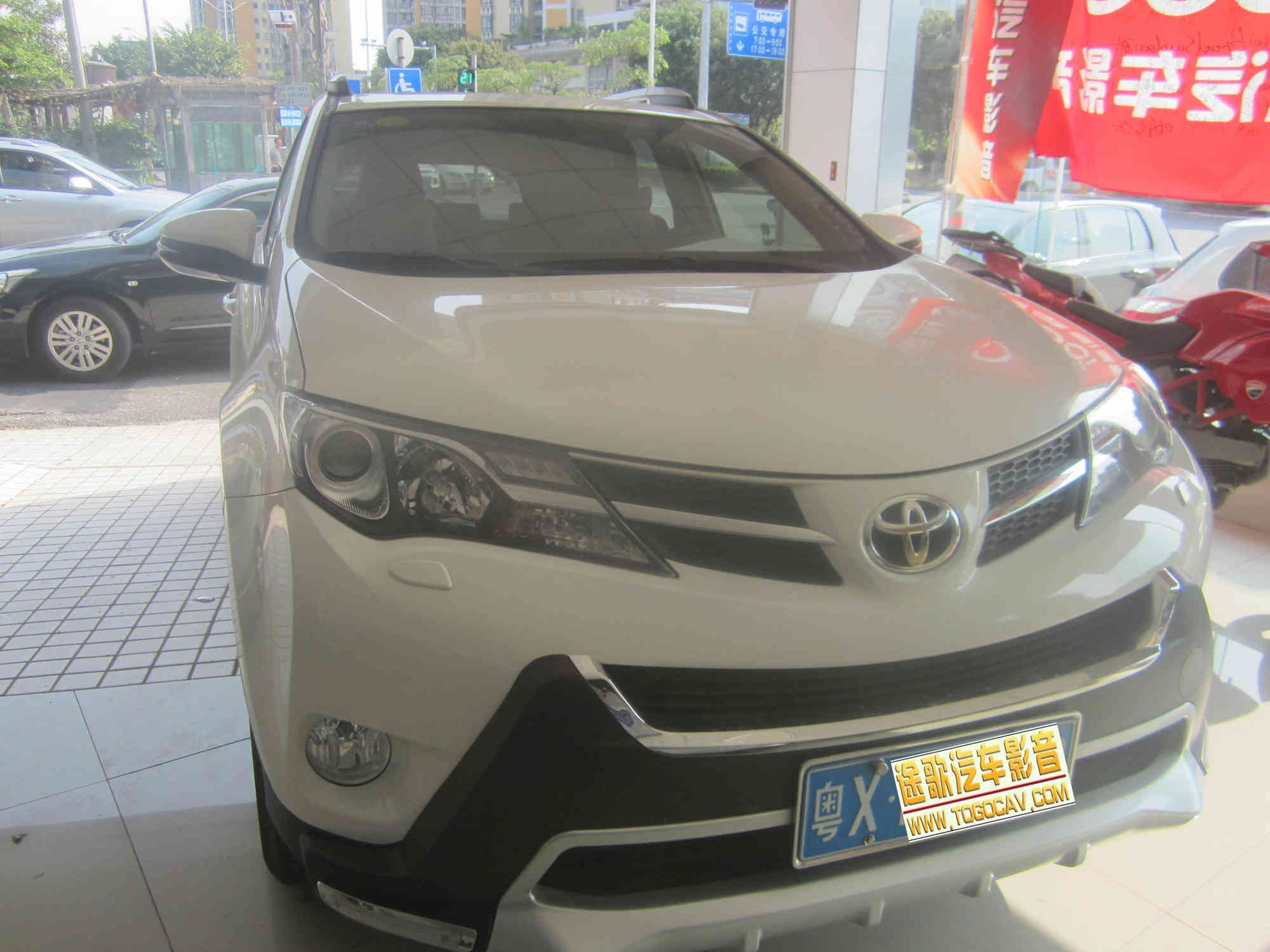 佛山途歌汽車(chē)影音:豐田RAV4無(wú)損音響改裝德國(guó)RS純手工制造入門(mén)級(jí)喇叭