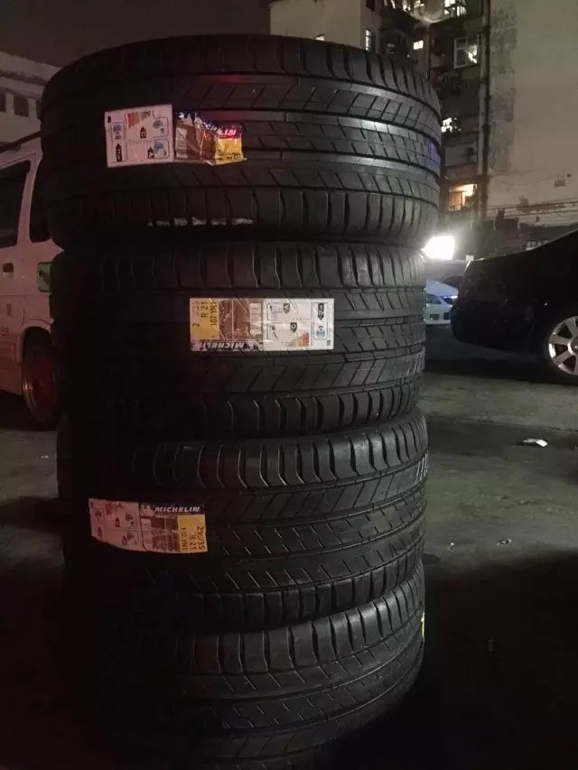 昨晚半夜裝好，辛苦，辛苦。
