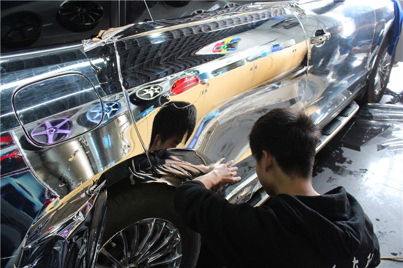 長(zhǎng)沙全車(chē)電鍍改色膜 奧迪Q5全車(chē)電鍍改色貼膜 進(jìn)口鏡面汽車(chē)改色膜