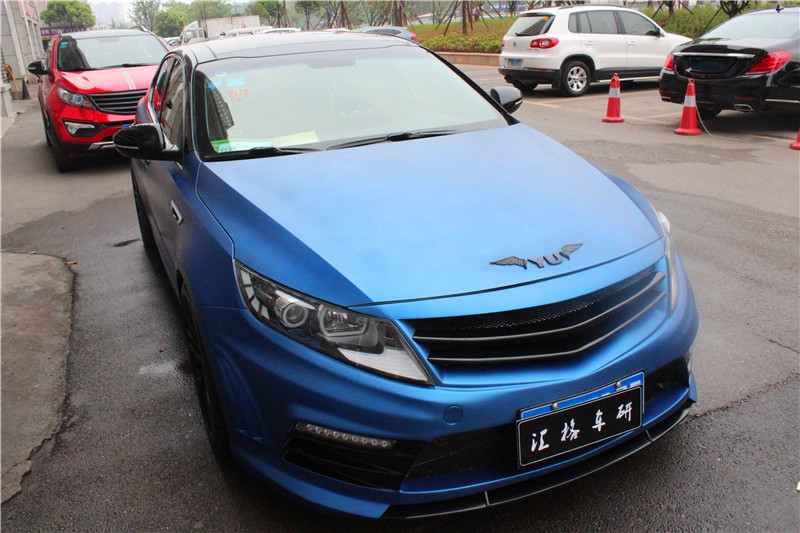湖南汽車(chē)改色貼膜 長(zhǎng)沙進(jìn)口啞光電鍍改色膜  起亞K5改色貼膜