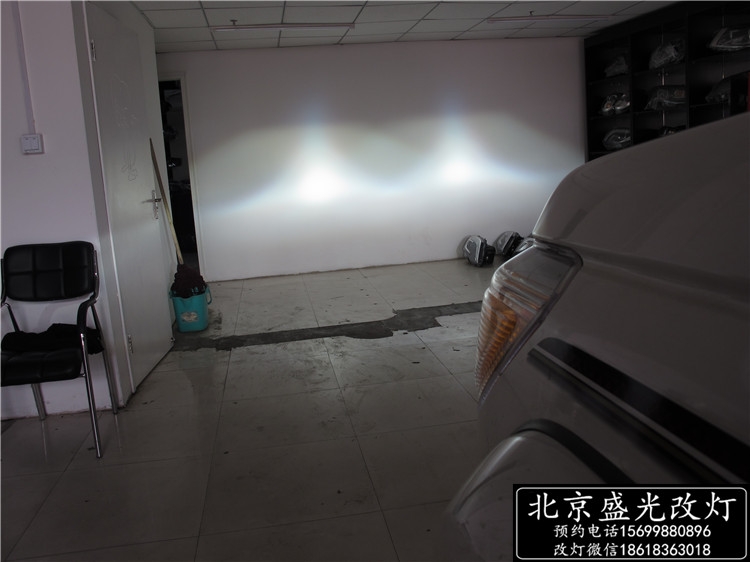 美版陸地巡洋艦改海拉五雙光透鏡【北京盛光改燈】