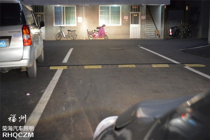 福州改燈 豐田逸致車燈升級(jí)氙氣燈歐標(biāo)Q5雙光透鏡 福州榮海照明