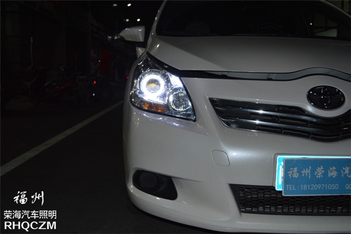 福州改燈 豐田逸致車燈升級(jí)氙氣燈歐標(biāo)Q5雙光透鏡 福州榮海照明