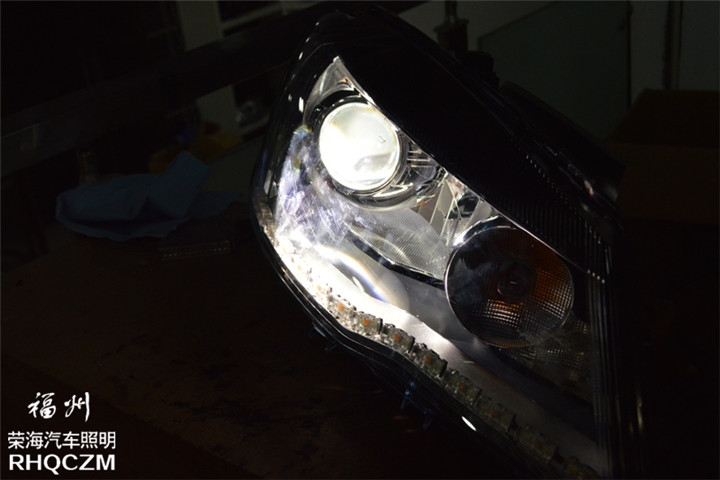 福州改氙氣燈 大眾捷達(dá)車燈升級氙氣燈歐標(biāo)Q5雙光透鏡 福州榮海照明