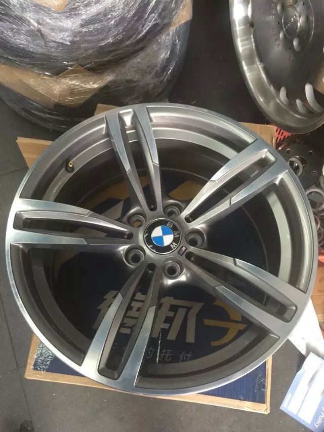寶馬 M4 鍛造:19 寸,極品少有,快來(lái)!