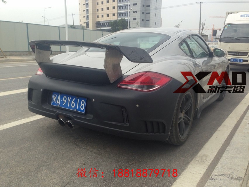 老款保時捷911改裝大包圍 /碳纖維內(nèi)飾尾翼機蓋排氣改裝
