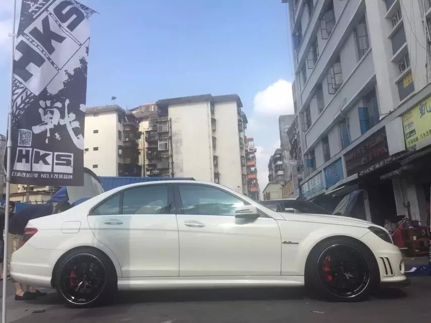 C63、裝19寸 全新 G25
