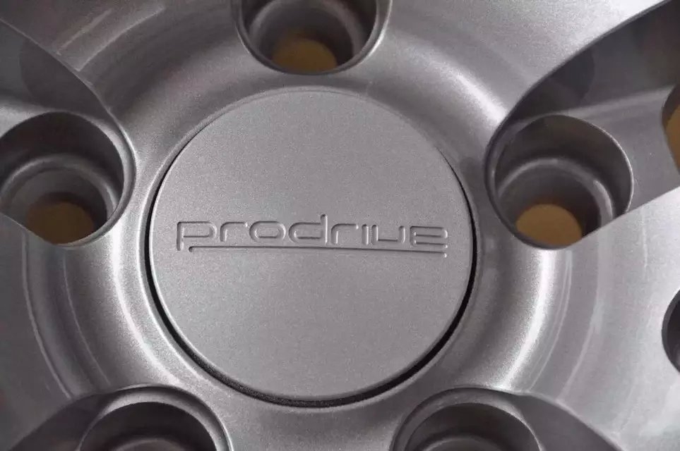 日本：鍛榮社代工、PRODRIVE GC05K 20