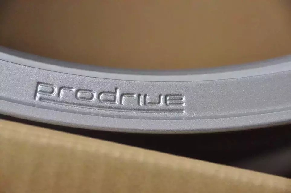 日本：鍛榮社代工、PRODRIVE GC05K 20