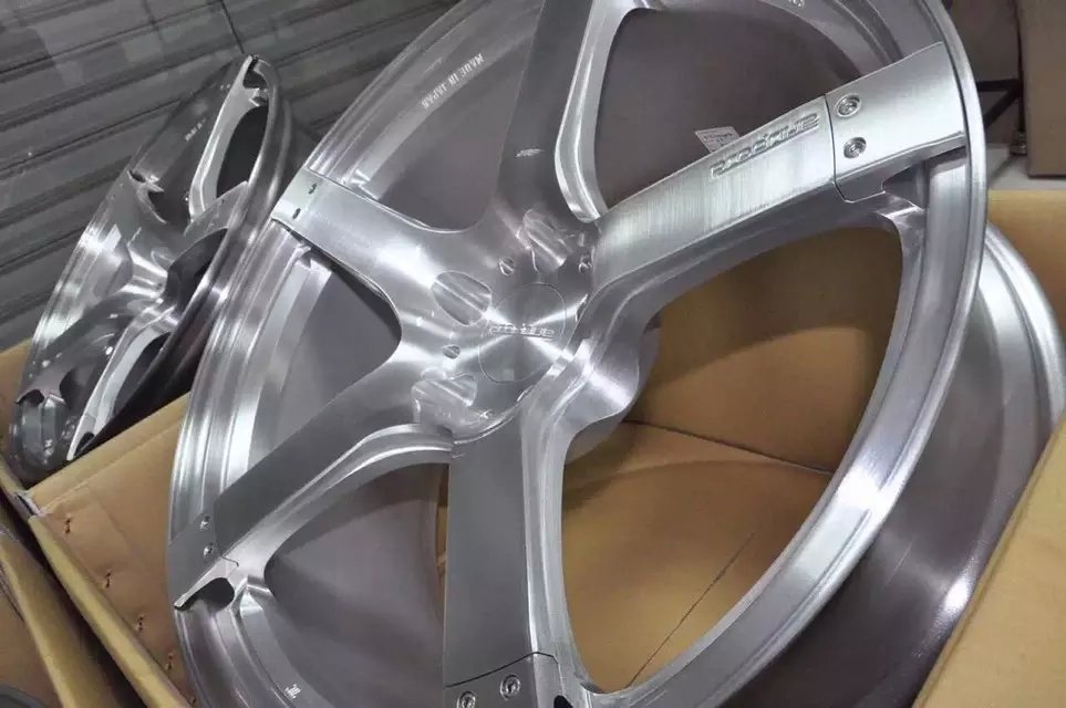 日本：鍛榮社代工、PRODRIVE GC05N 19