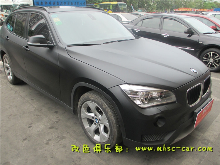 寶馬X1改顏色 全車改色貼膜 原車棕色改亞光黑