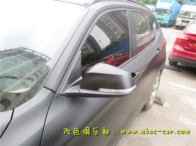 寶馬X1改顏色 全車改色貼膜 原車棕色改亞光黑