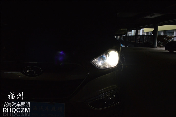 福州車燈改裝 現(xiàn)代ix35燈光升級氙氣燈歐標Q5雙光透鏡 福州榮海照明