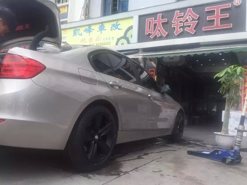 寶馬，裝18寸 原裝