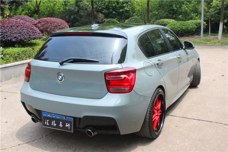 長(zhǎng)沙寶馬118全車改色膜 法國(guó)HEXIS水泥灰改色膜 湖南汽車改色膜