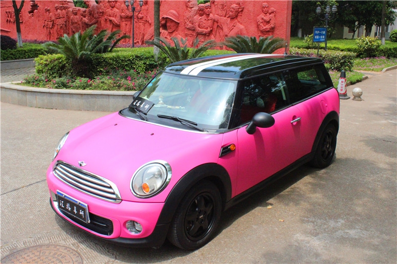長(zhǎng)沙汽車(chē)改裝 寶馬Mini全車(chē)換色貼膜 全車(chē)玫紅色 汽車(chē)貼紙