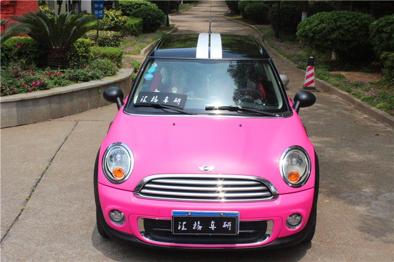長(zhǎng)沙汽車(chē)改裝 寶馬Mini全車(chē)換色貼膜 全車(chē)玫紅色 汽車(chē)貼紙