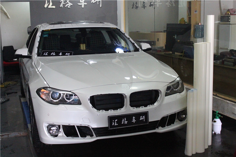長沙實(shí)體貼膜改裝店 寶馬5施工PPF透明頂級(jí)保護(hù)膜 PPF透明頂級(jí)保護(hù)膜