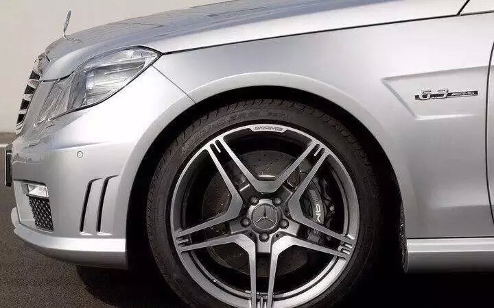 奔馳，E63鍛造、AMG．19寸連呔一套．二手．合裝C．E升級，極品少有！