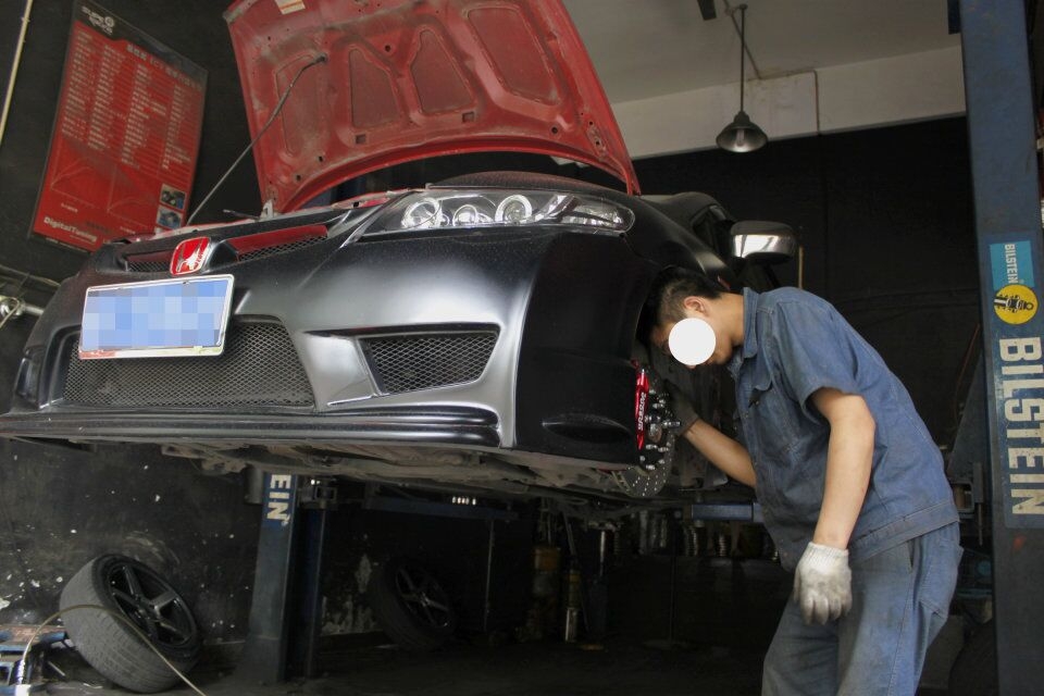 本田思域1.8升級(jí)UP大四剎車卡鉗