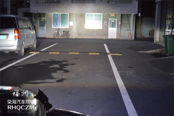 【福州汽車(chē)改燈】牧馬人更換大燈總成改裝海拉五雙光透鏡 福州榮海照明