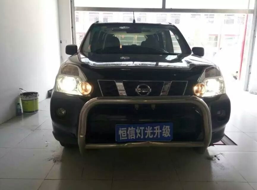 【石家莊恒信燈光升級】老奇駿直接加裝氙燈，夜間無效果，來恒信升級海拉五
