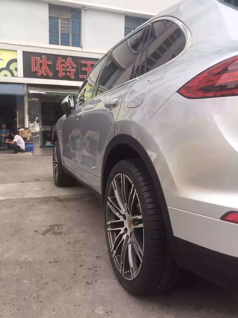 卡宴 21寸鏡面 裝車，漂亮??！