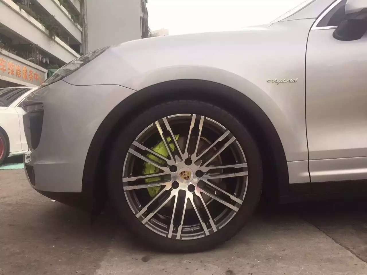 卡宴 21寸鏡面 裝車，漂亮?。? aid=