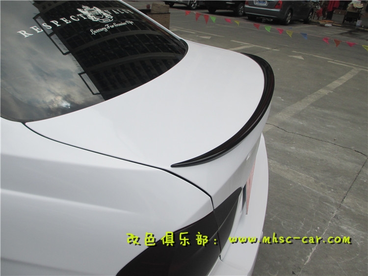 寶馬3系原車銀色改亮光白，比原廠漆還要白，太陽下面晃眼睛，耐臟，易打理！