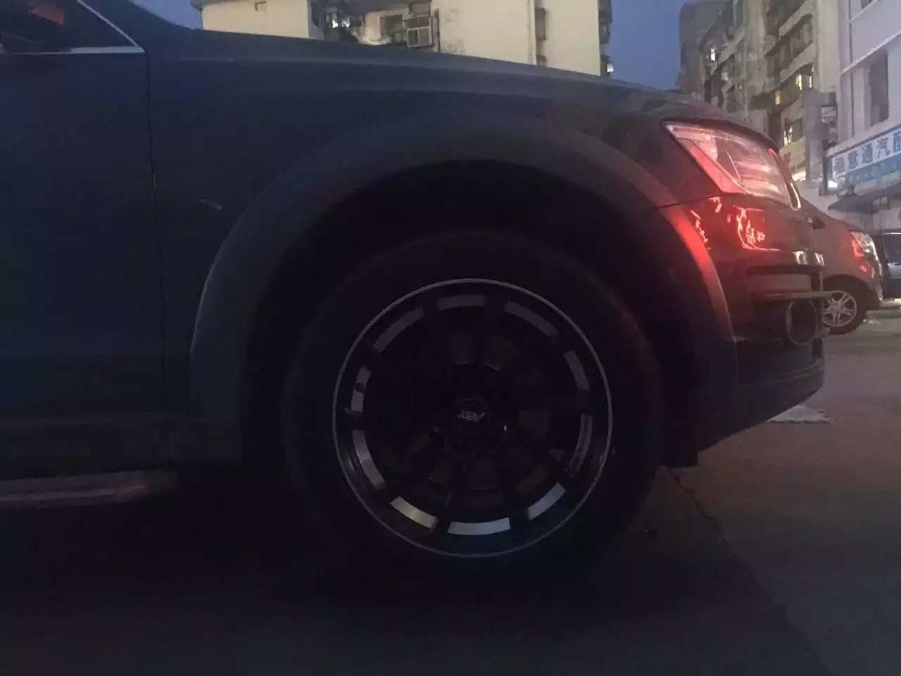 ABT、19寸，裝奧迪 Q5。