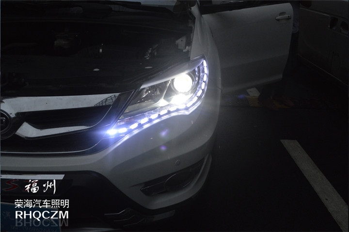 福州汽车大灯改装 比亚迪S7改装氙气灯Q5双光透镜 福州荣海照明