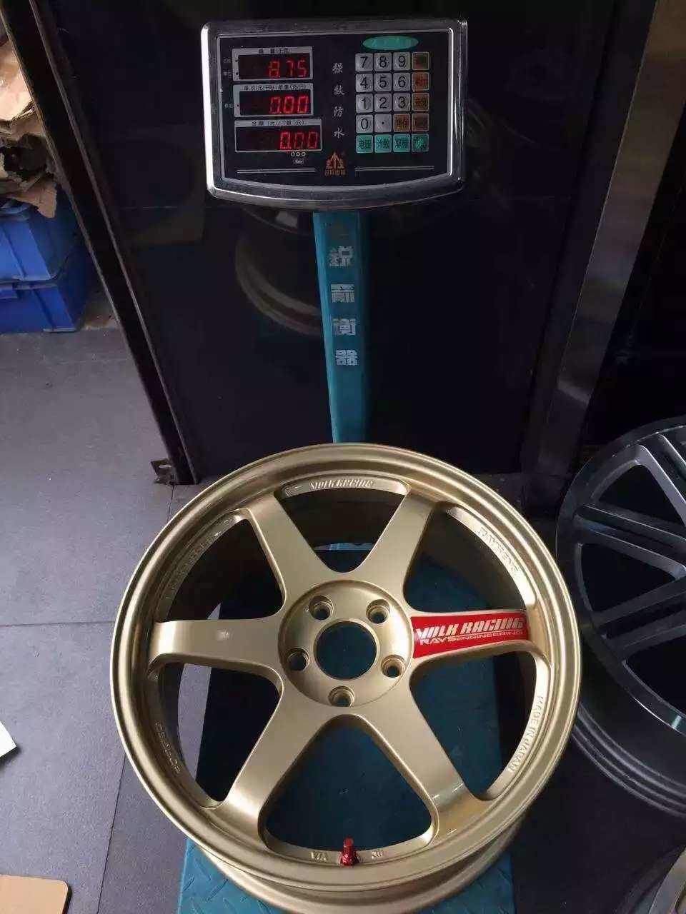 RAYS TE37 SL 獨(dú)家 土豪金現(xiàn)貨，寶馬用?。。? aid=